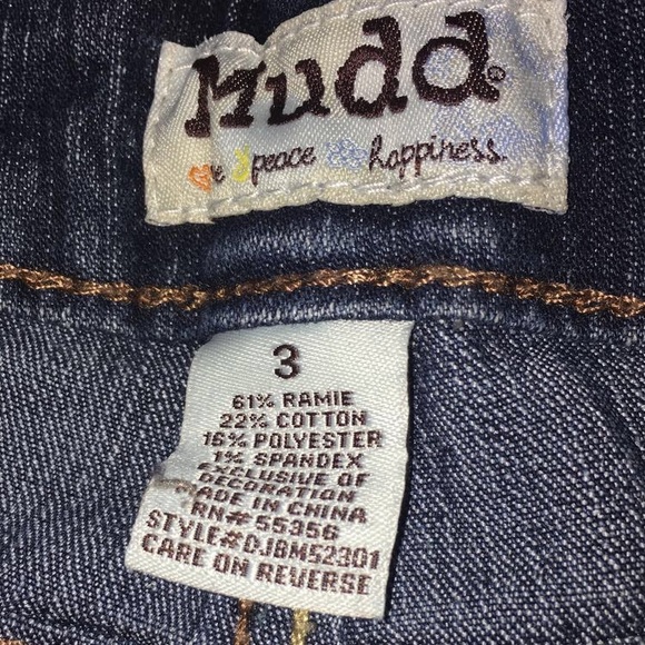 Shorts - Picture 3 of 3